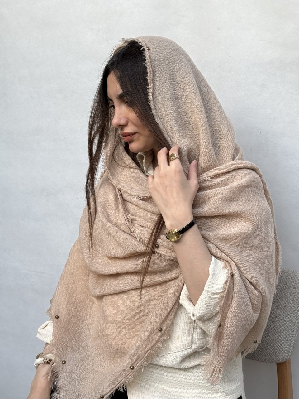 شال کنفی دور ریشه مهره دار