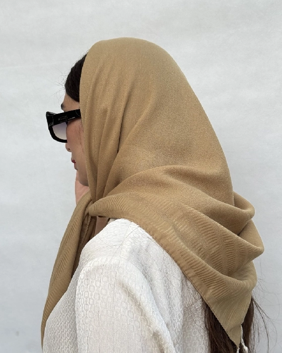روسری ساده نخی زنانه گیزمه